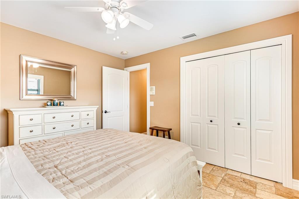 401 Candlewick CIR E
