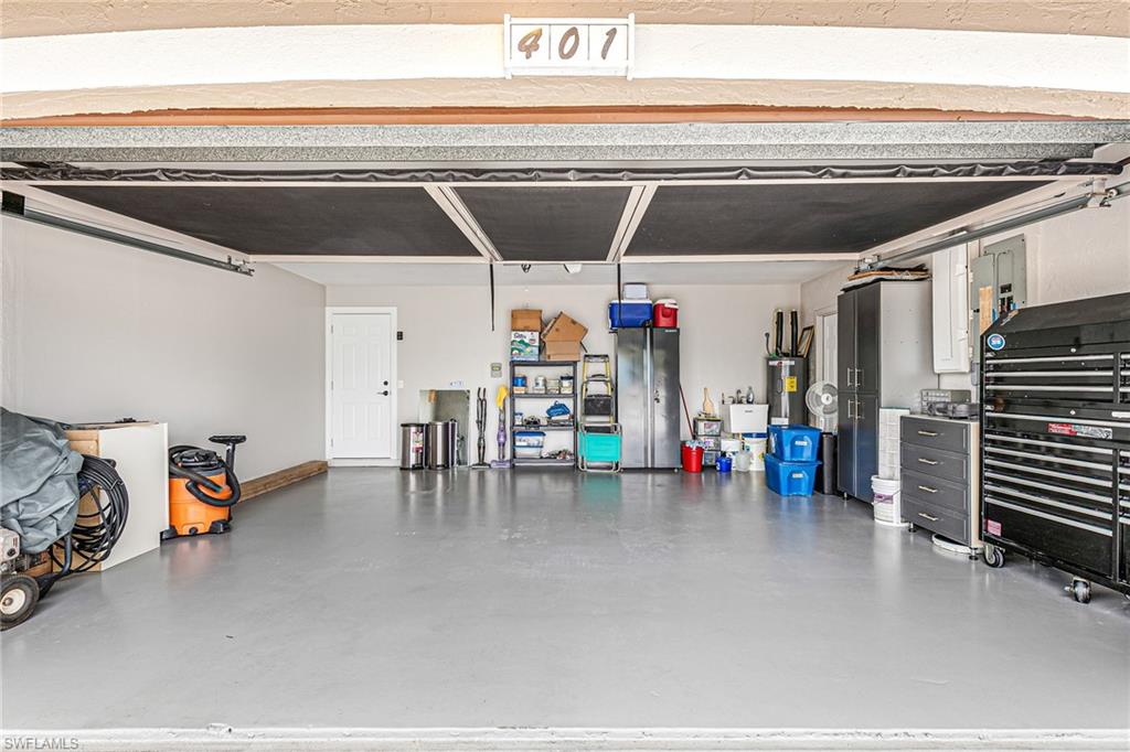 401 Candlewick CIR E