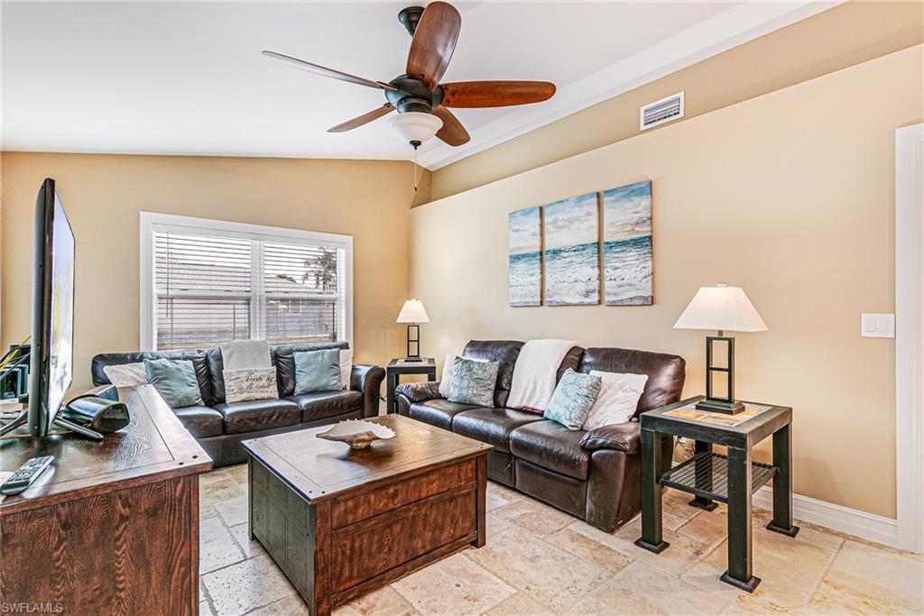 401 Candlewick CIR E