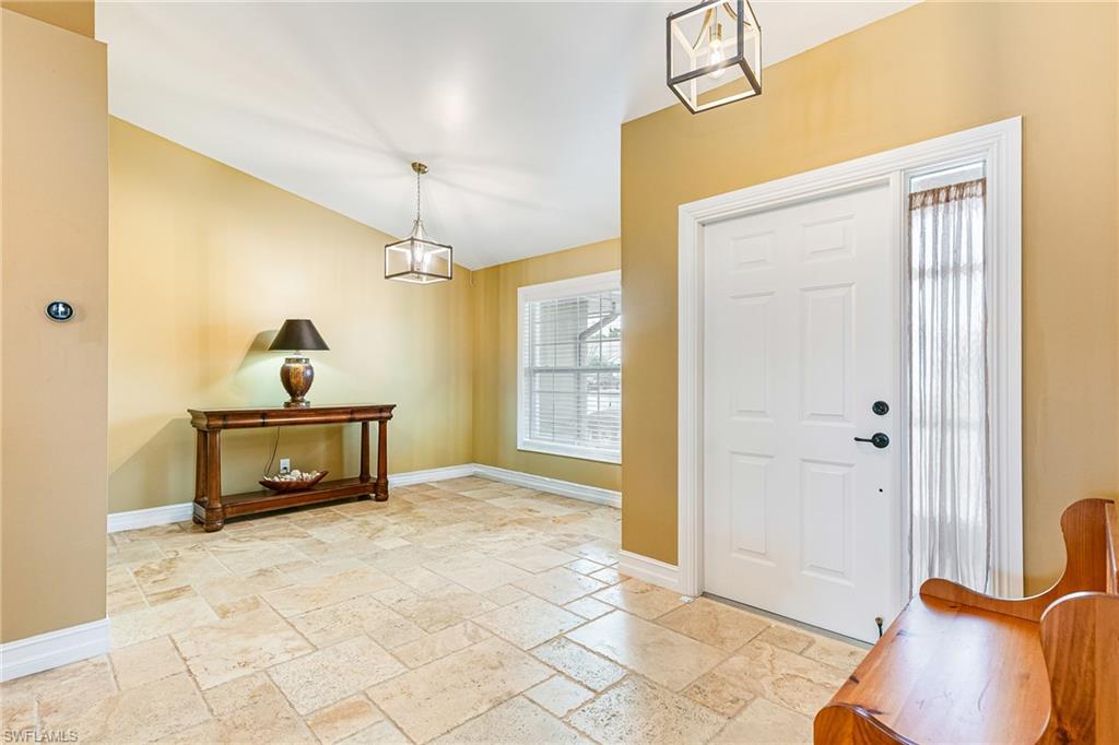 401 Candlewick CIR E