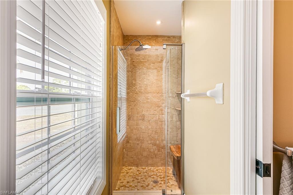 401 Candlewick CIR E