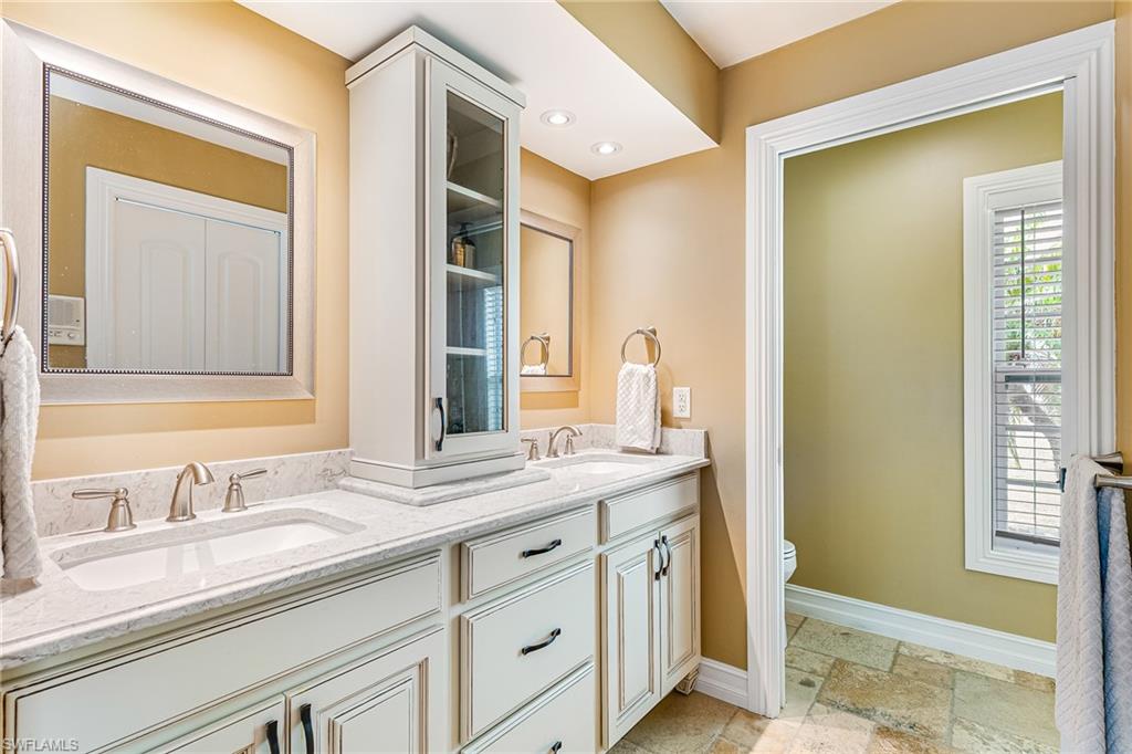 401 Candlewick CIR E