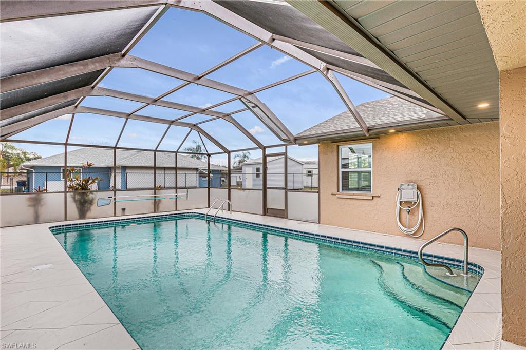 401 Candlewick CIR E