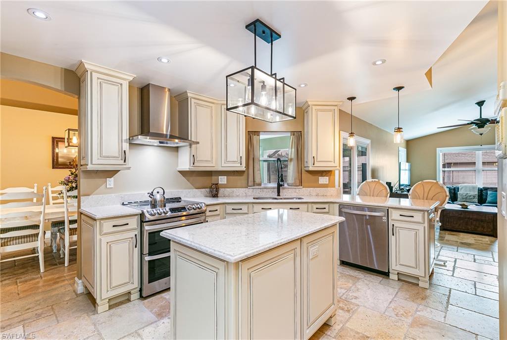401 Candlewick CIR E