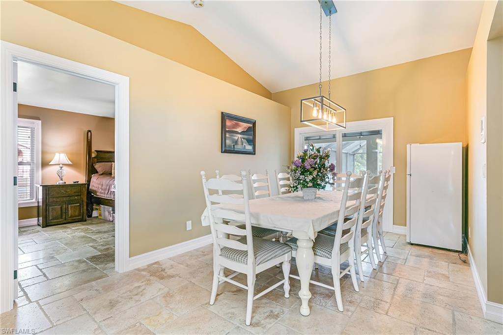 401 Candlewick CIR E