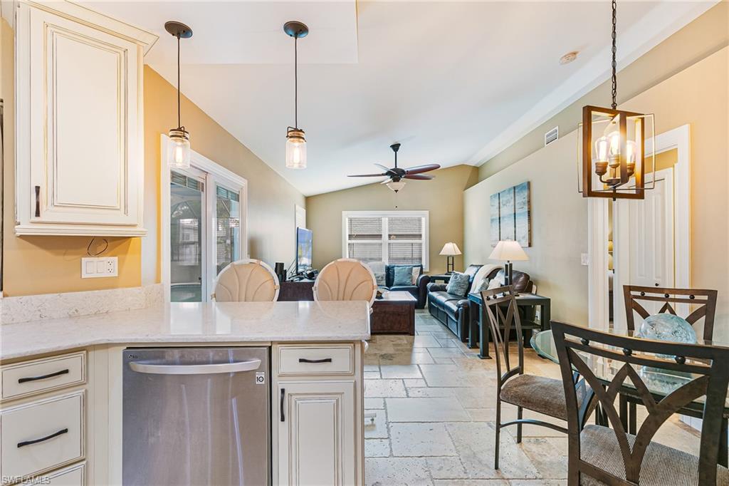 401 Candlewick CIR E