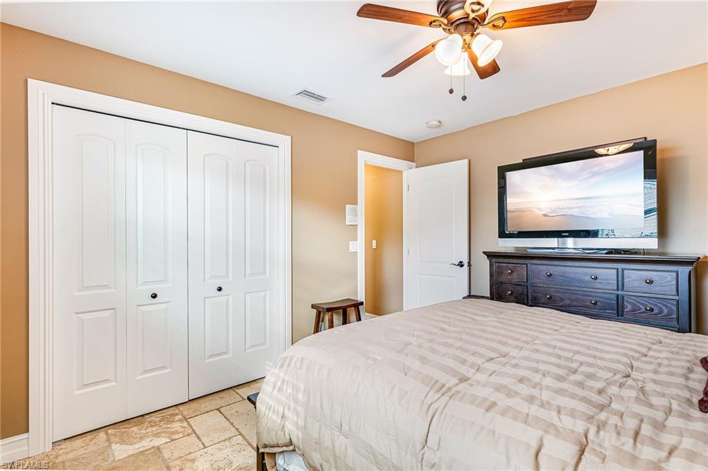 401 Candlewick CIR E