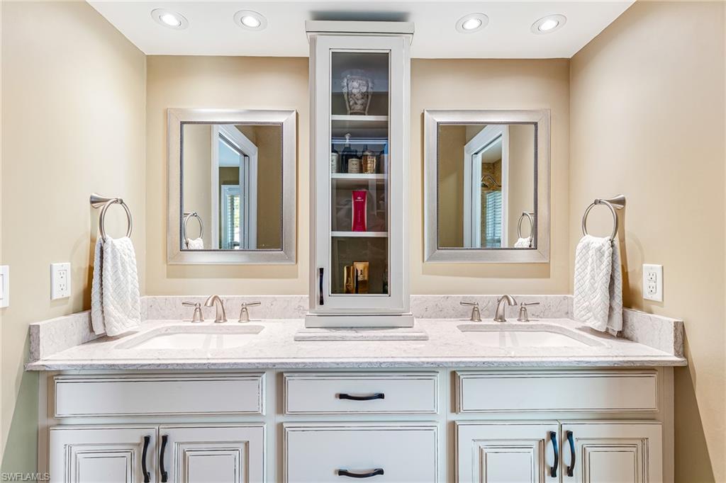 401 Candlewick CIR E