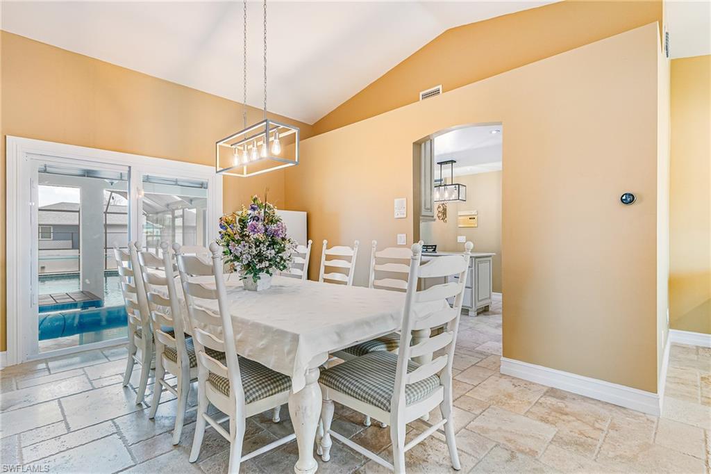 401 Candlewick CIR E