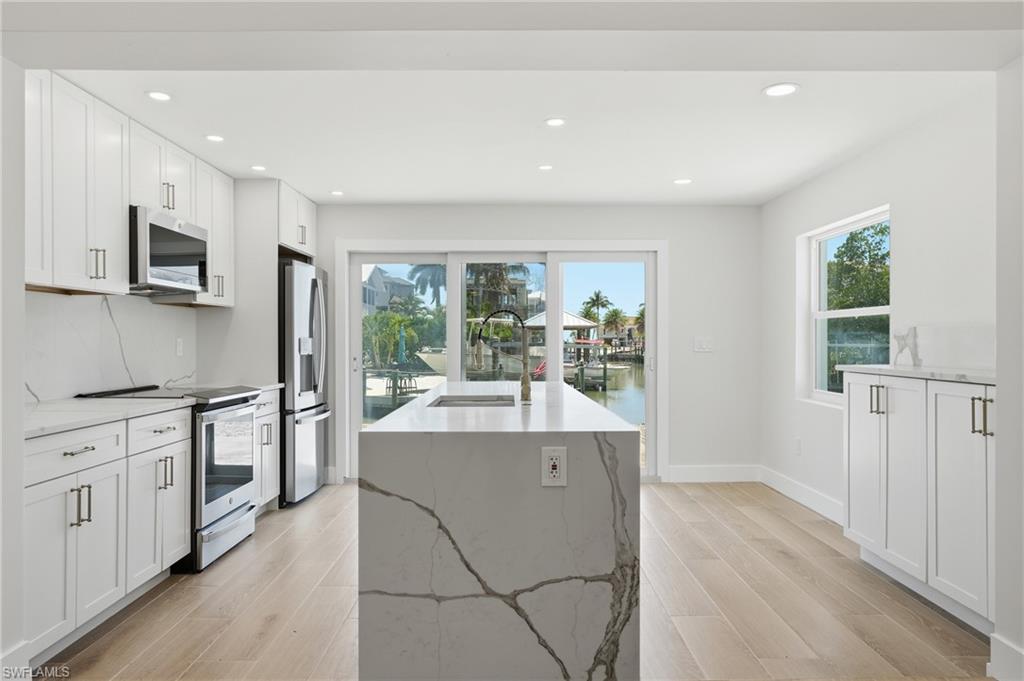 8336 Lagoon RD