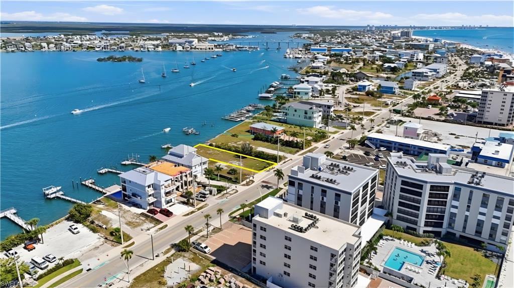 385 Estero BLVD
