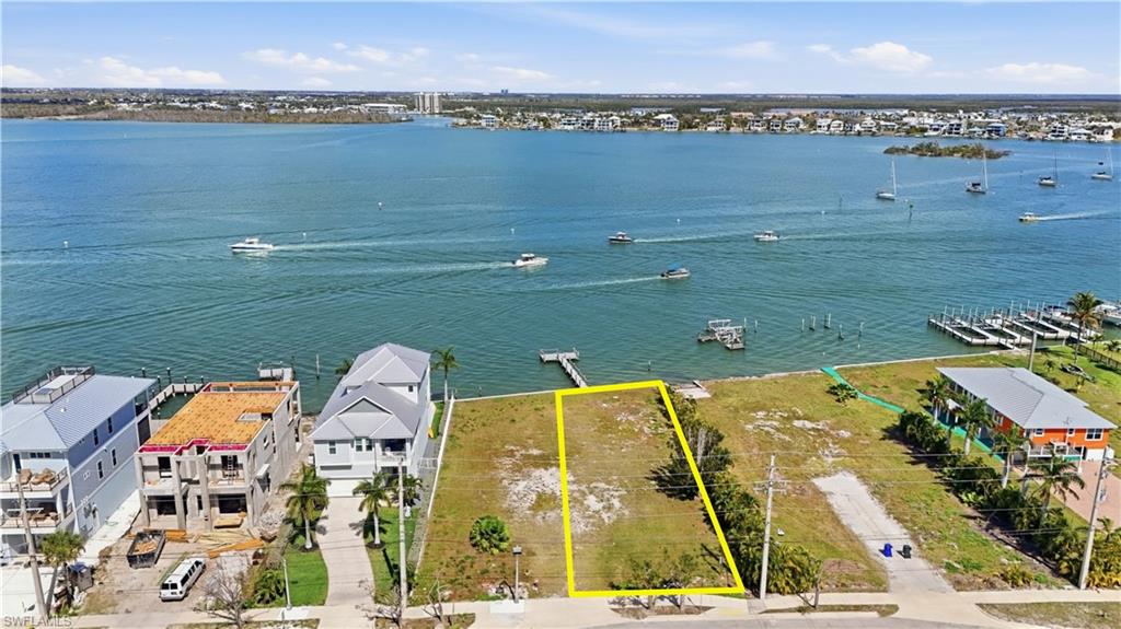 385 Estero BLVD
