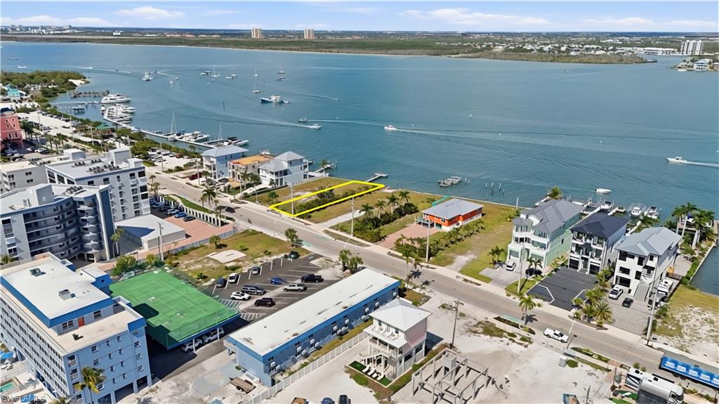 385 Estero BLVD