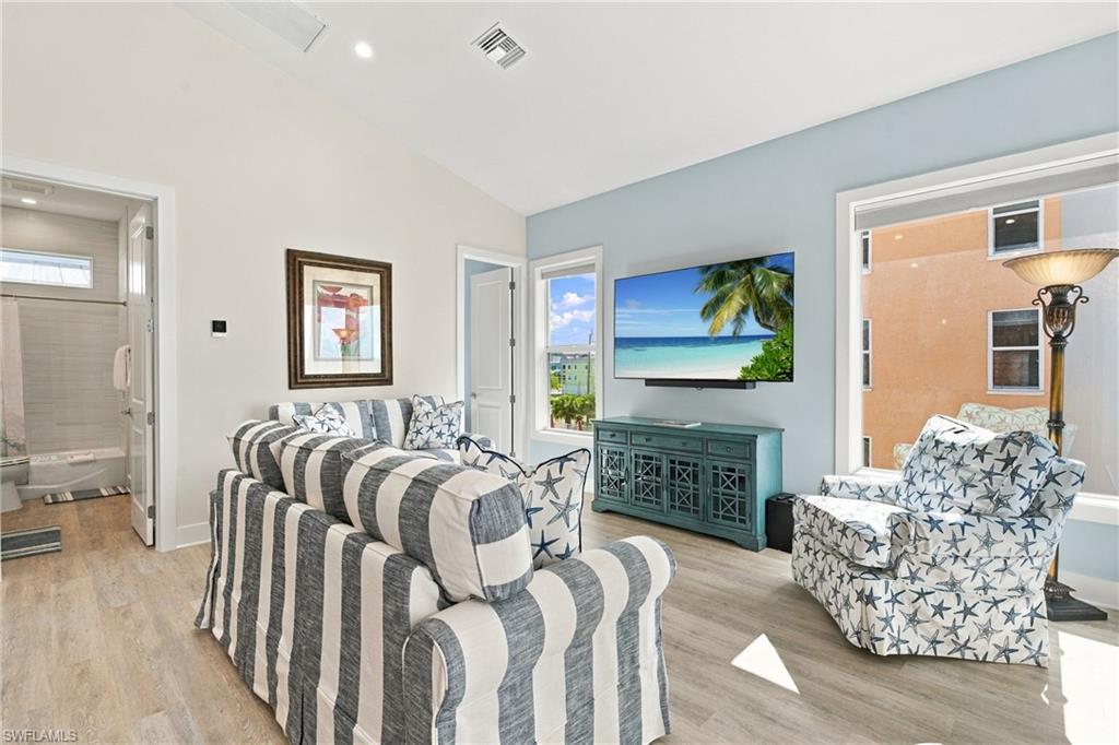 724 Estero BLVD