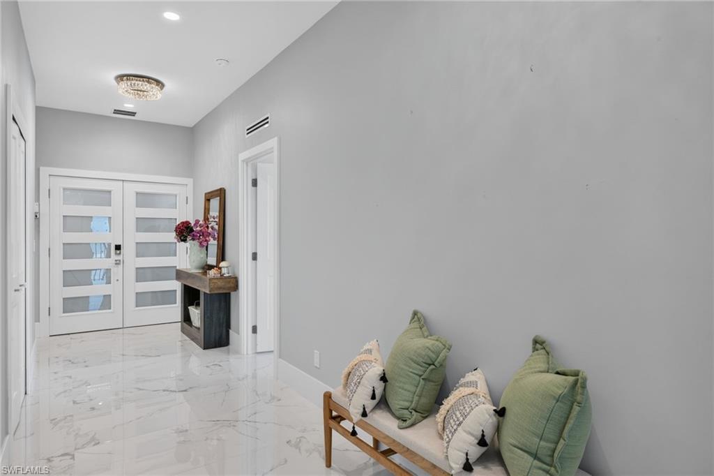 61 Mango ST