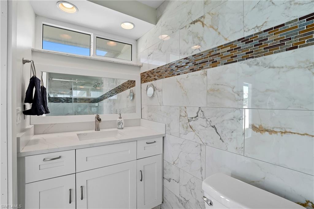 35 Fairview BLVD