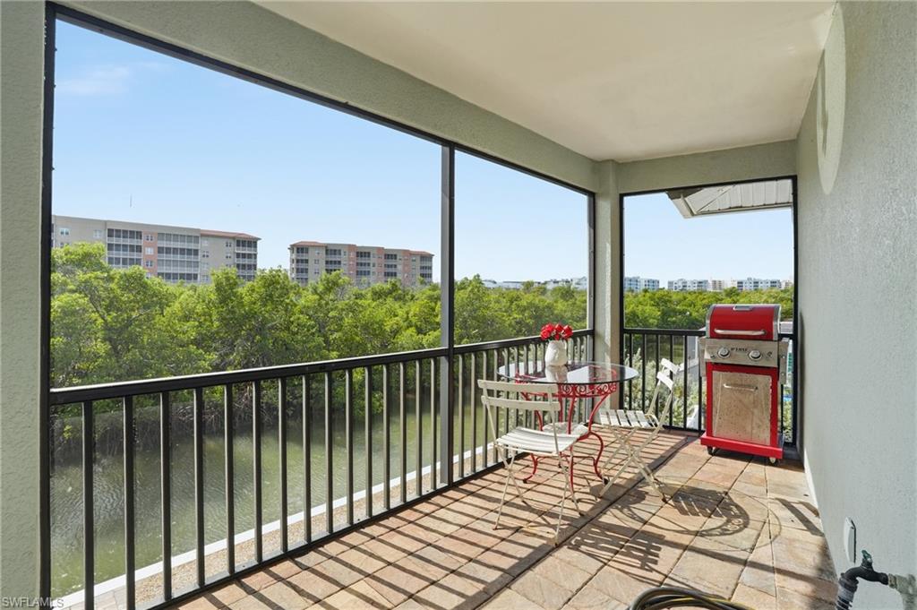 48 Fairview BLVD