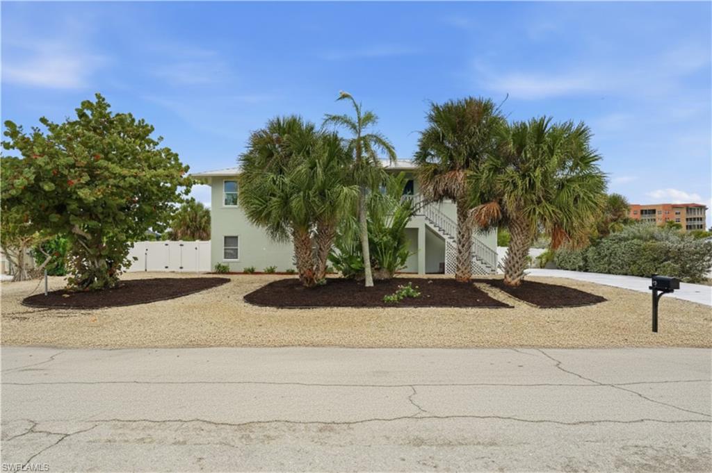 48 Fairview BLVD