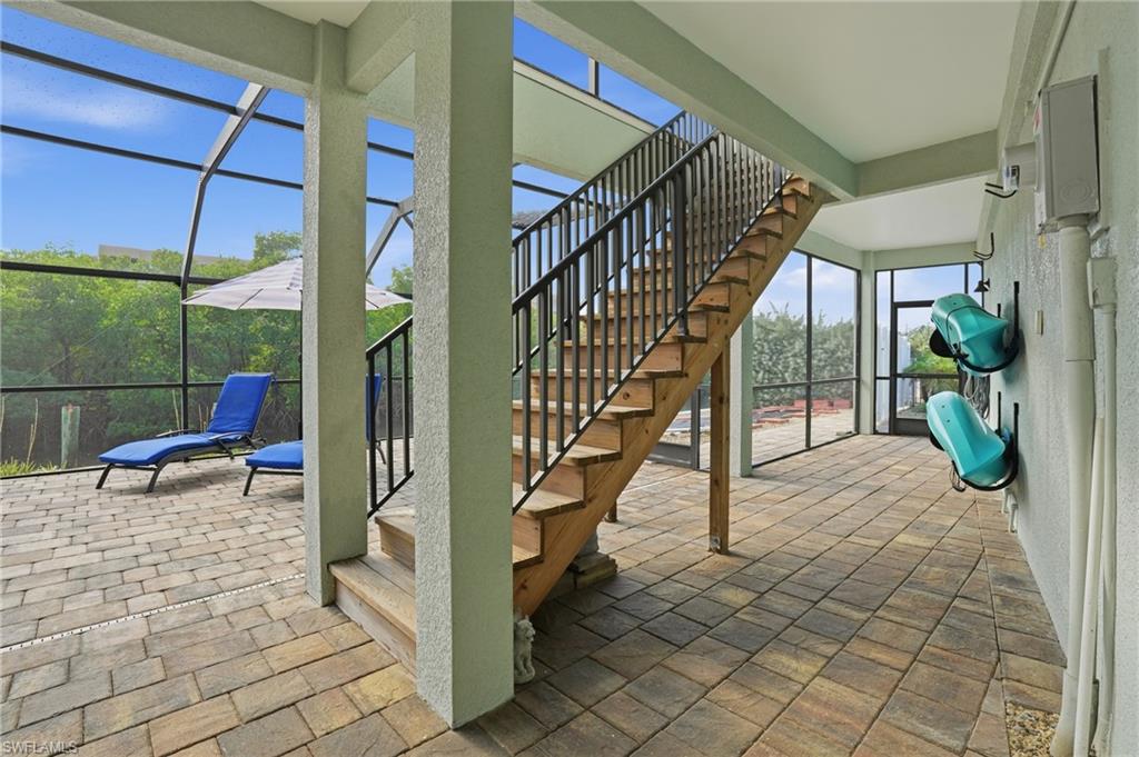 48 Fairview BLVD