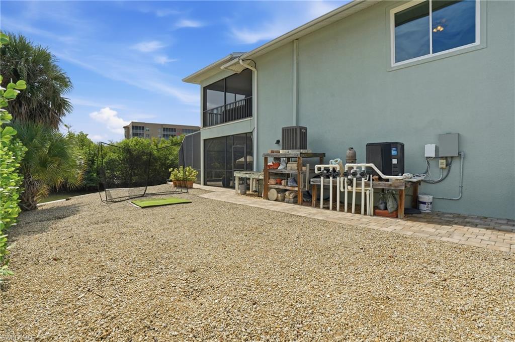 48 Fairview BLVD