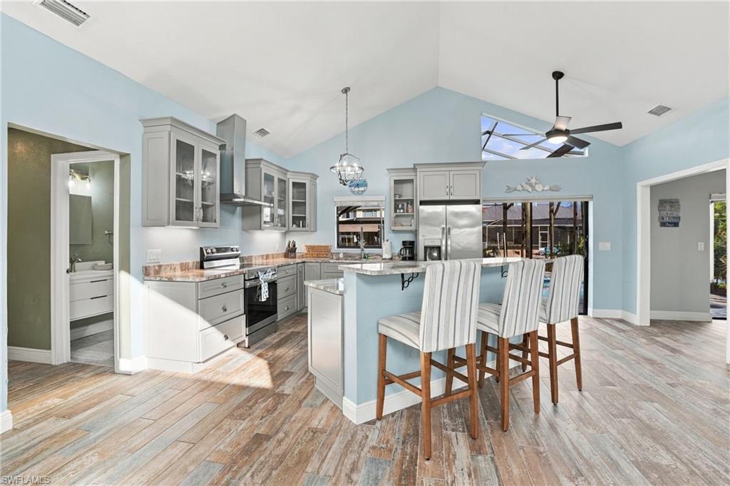 323 Washington CT
