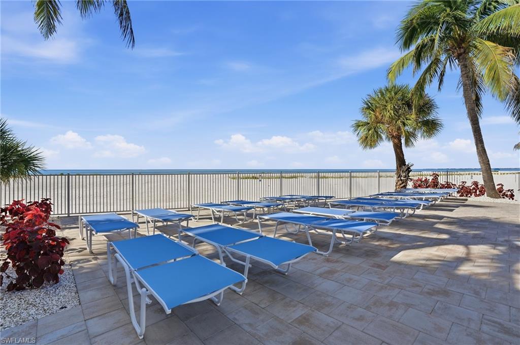 2580 Estero BLVD 15