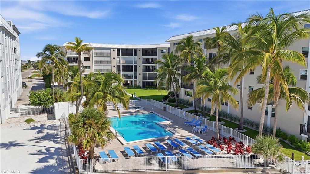 2580 Estero BLVD 15