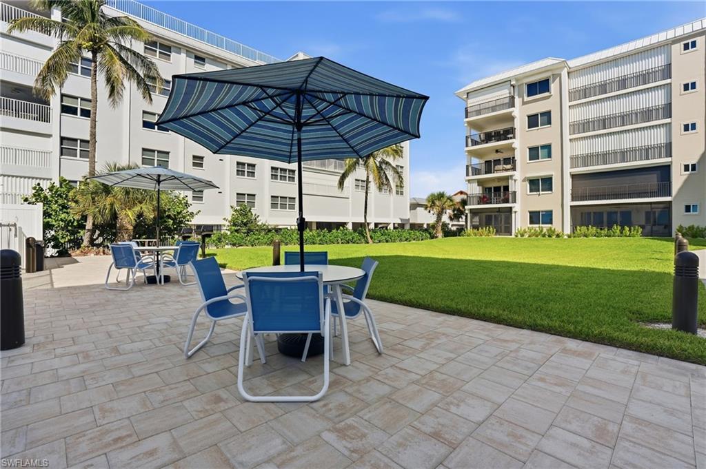 2580 Estero BLVD 15