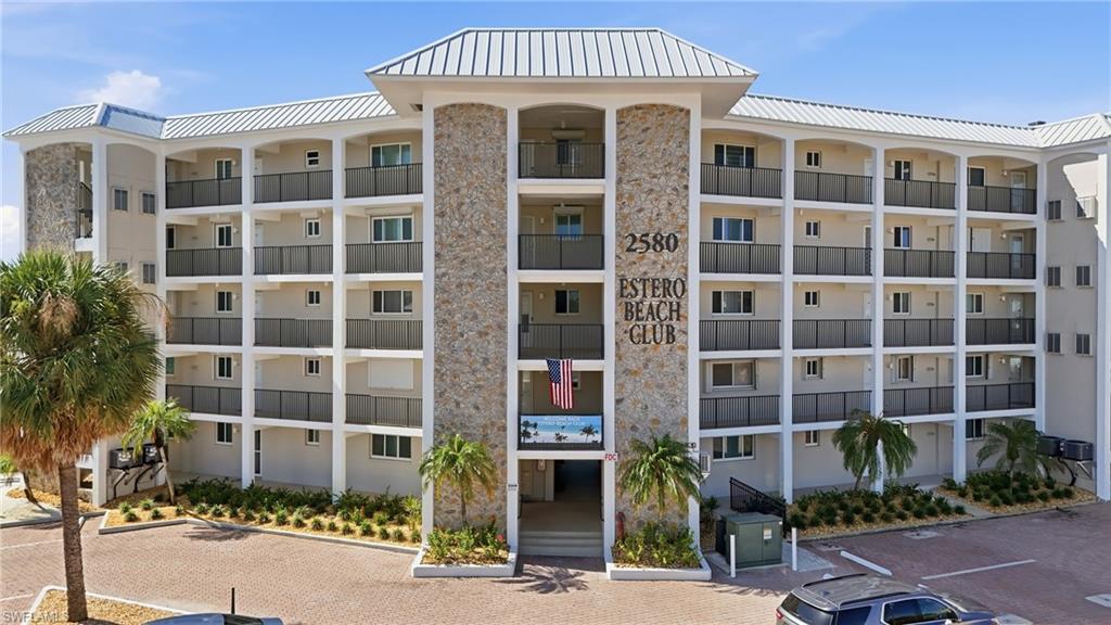 2580 Estero BLVD 15