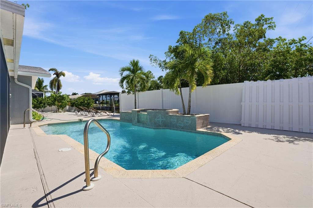 310 Madison CT