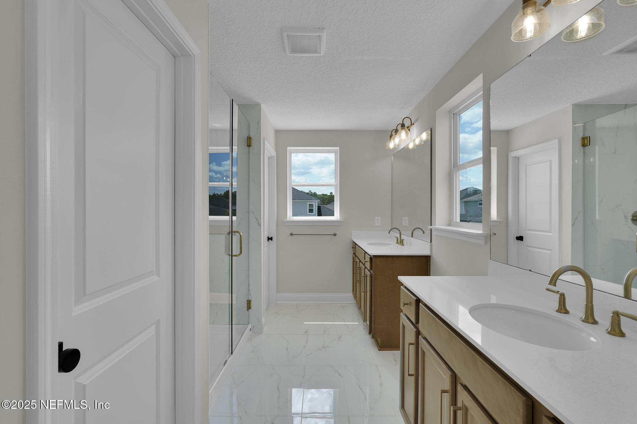 390 REFLECTIONS Avenue