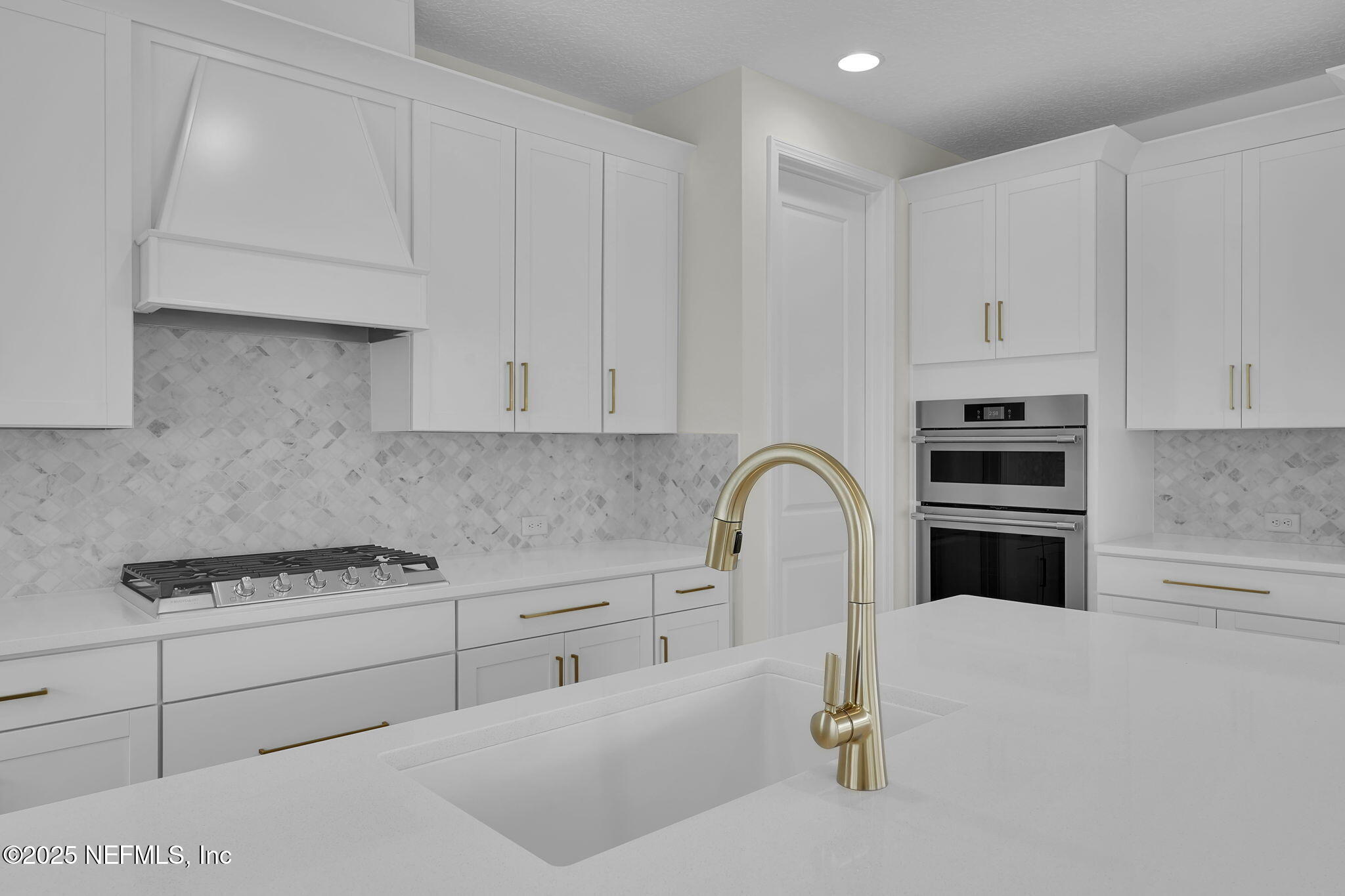 390 REFLECTIONS Avenue