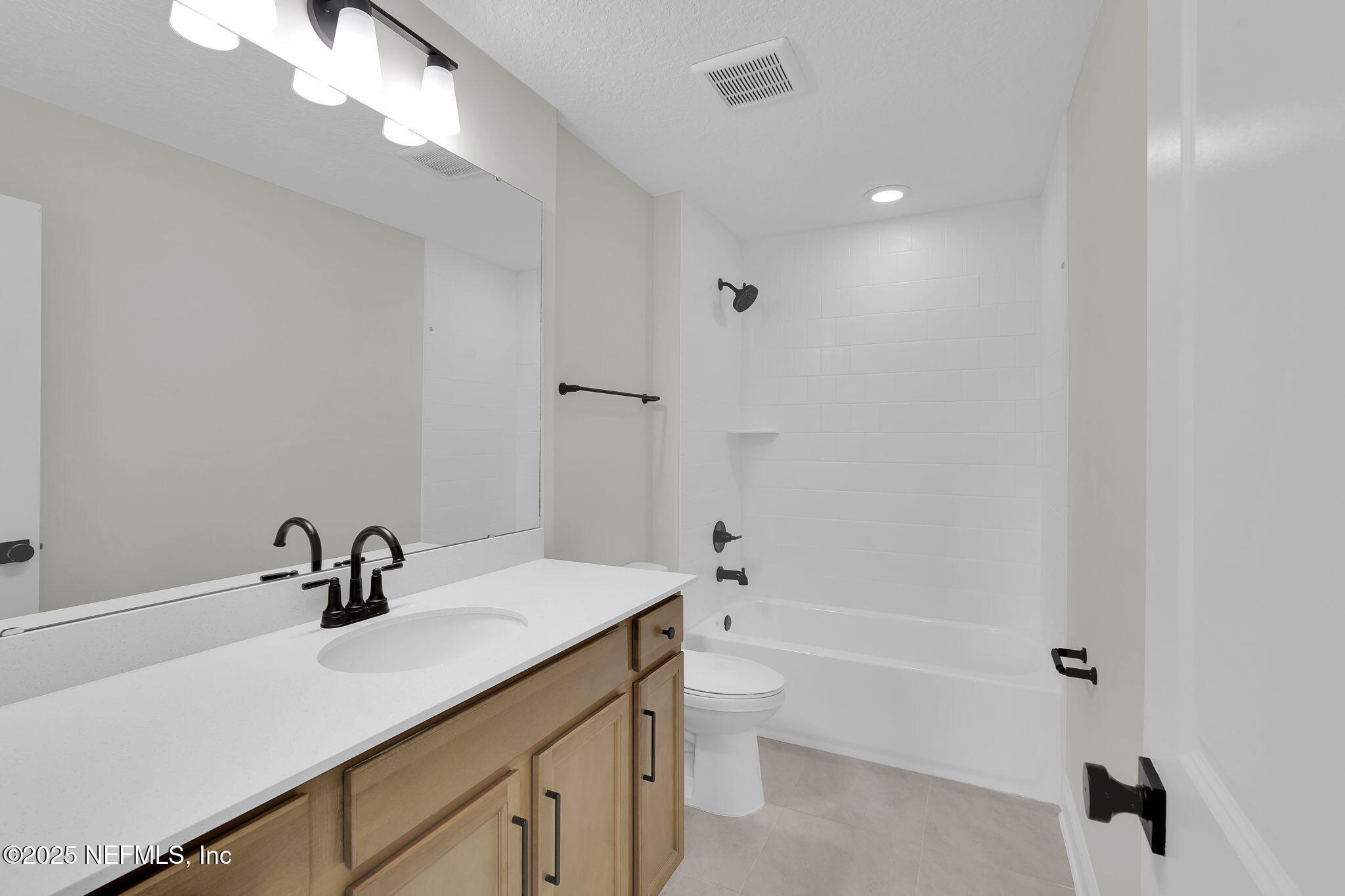 390 REFLECTIONS Avenue