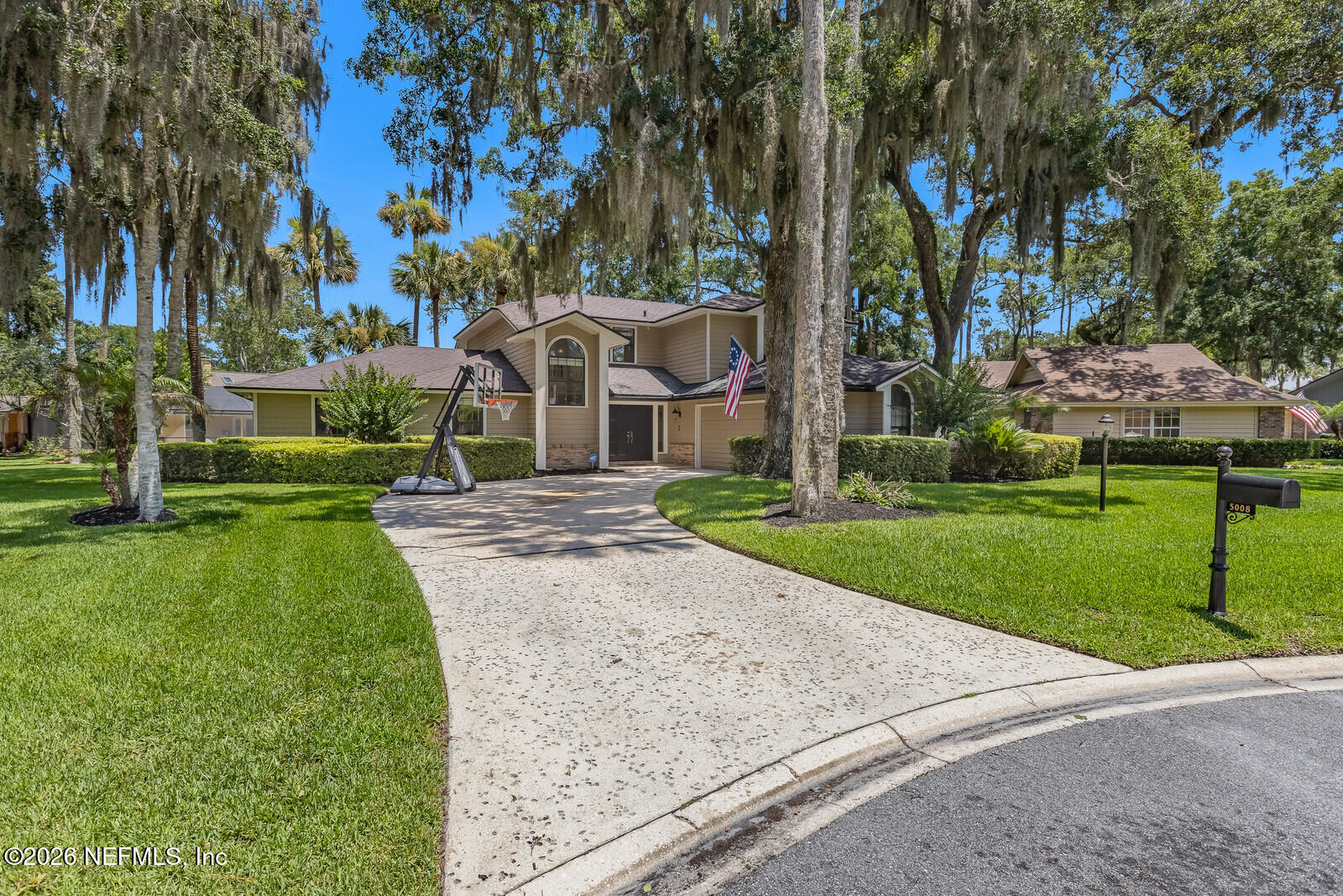 5008 BUTTONWOOD Drive