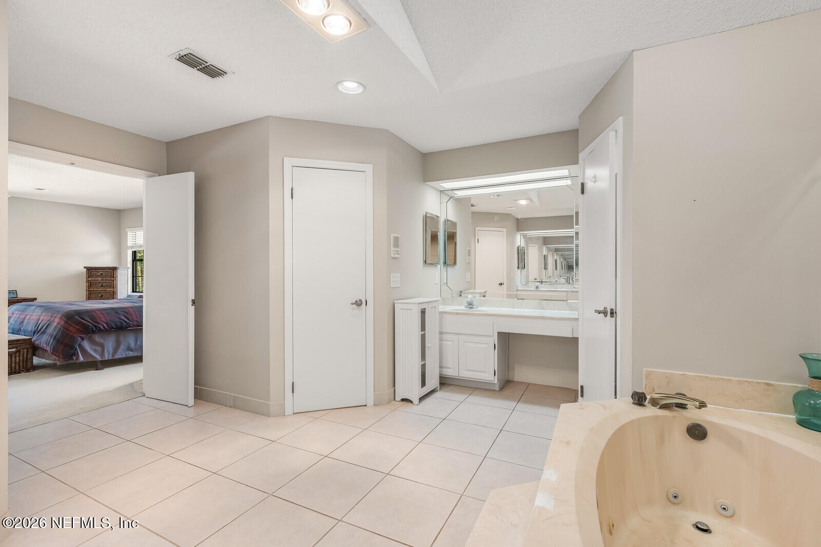5008 BUTTONWOOD Drive