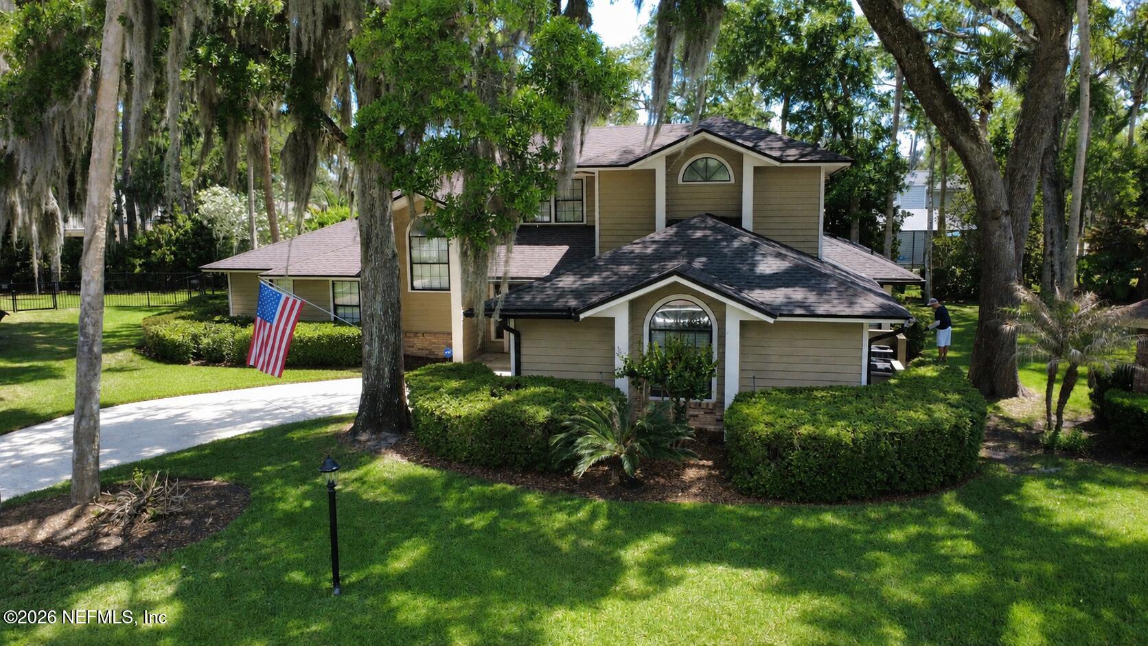 5008 BUTTONWOOD Drive