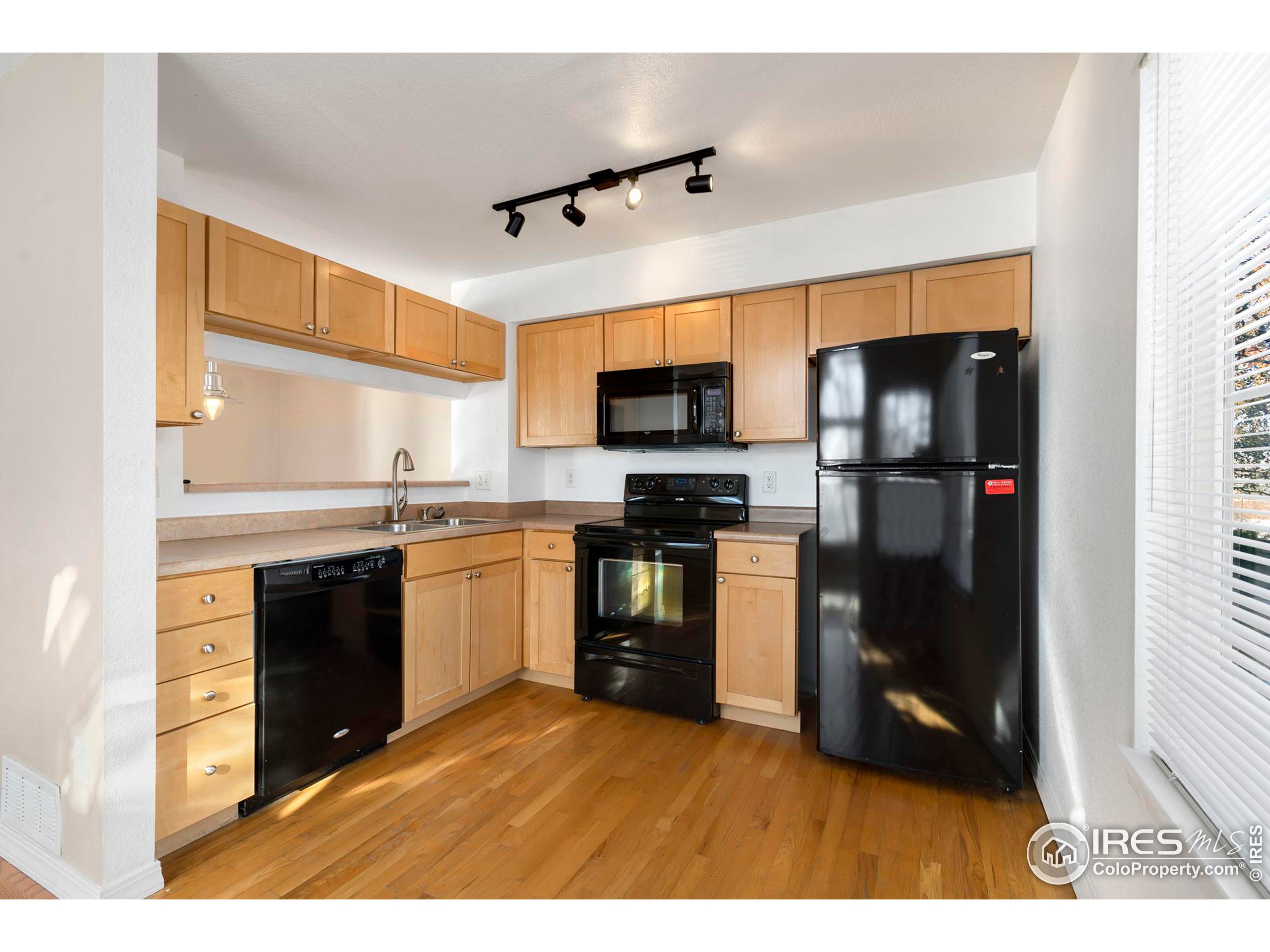 5551 Cornerstone Dr D-19