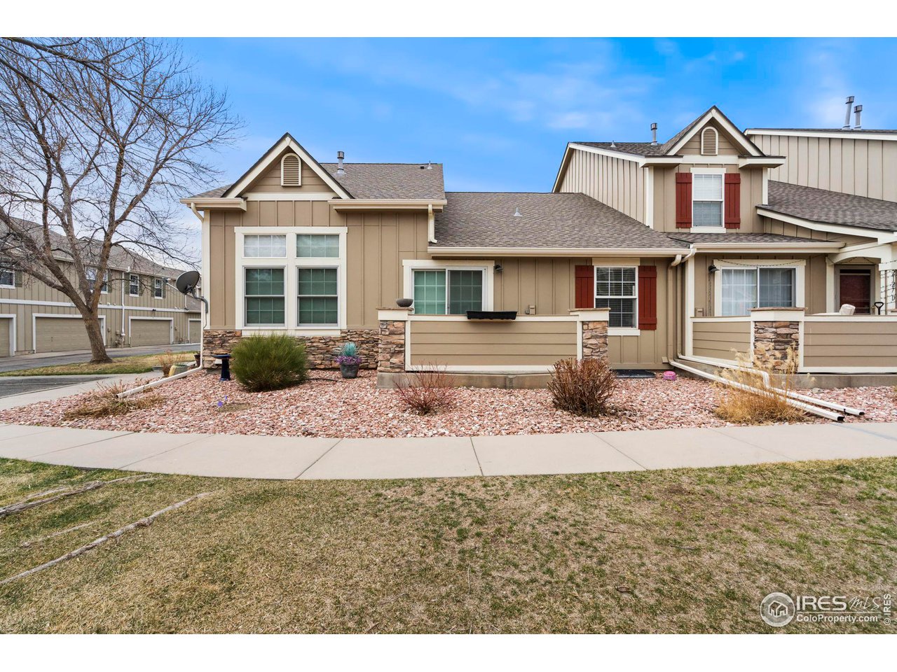 2127 Copper Creek Dr E