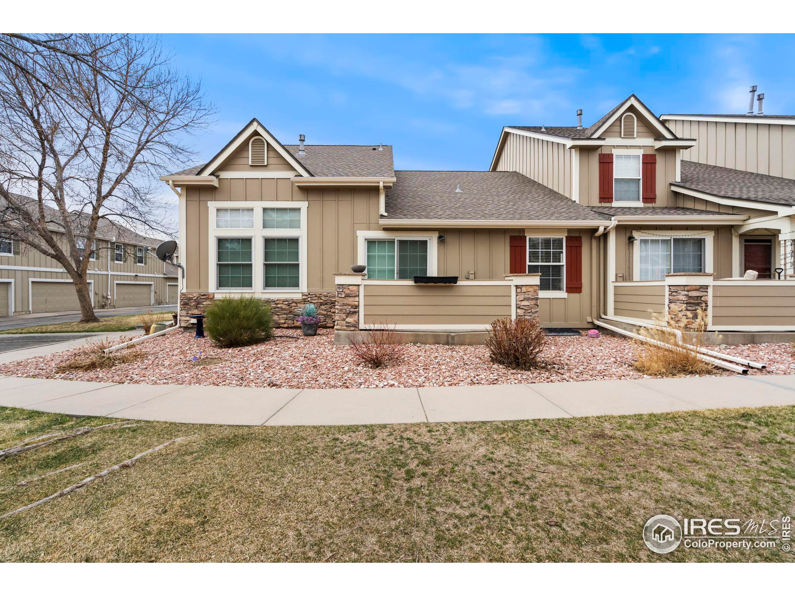 2127 Copper Creek Dr E
