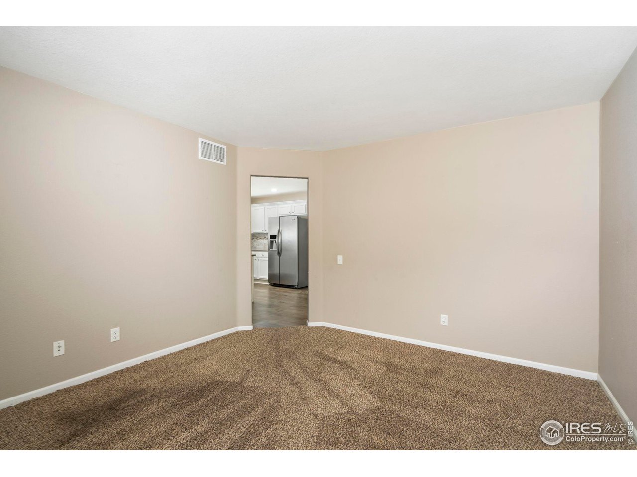 2127 Copper Creek Dr E