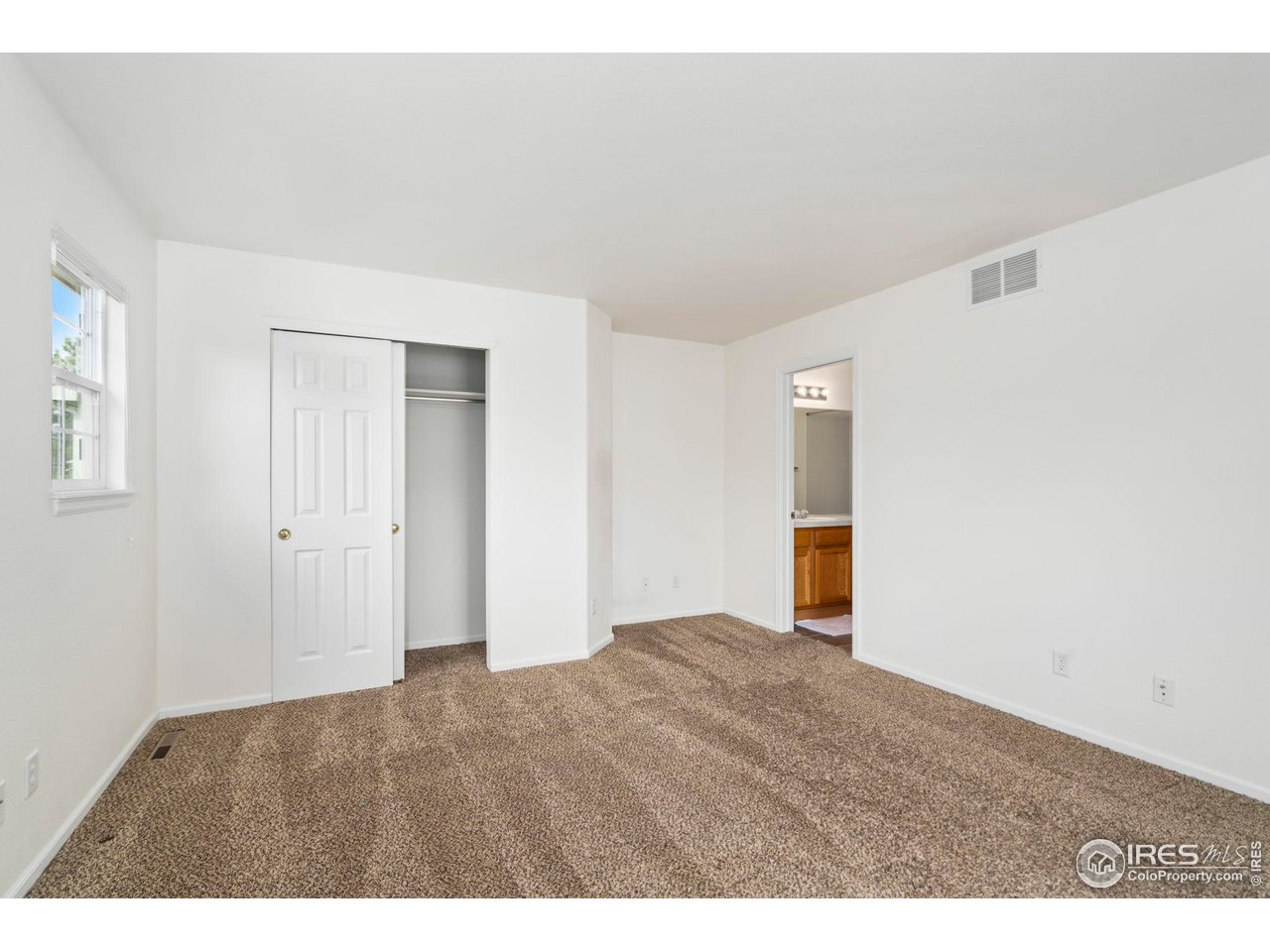 2127 Copper Creek Dr E