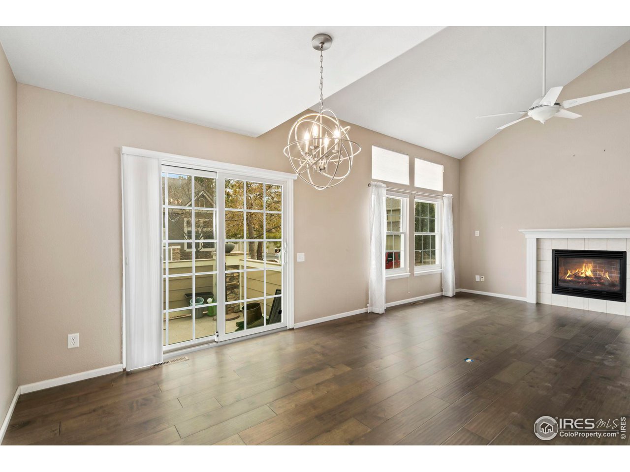 2127 Copper Creek Dr E