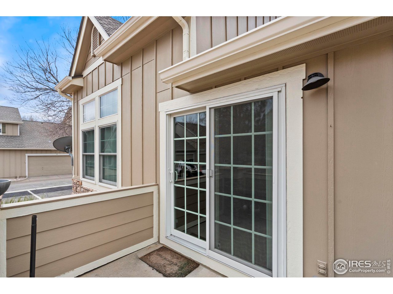 2127 Copper Creek Dr E