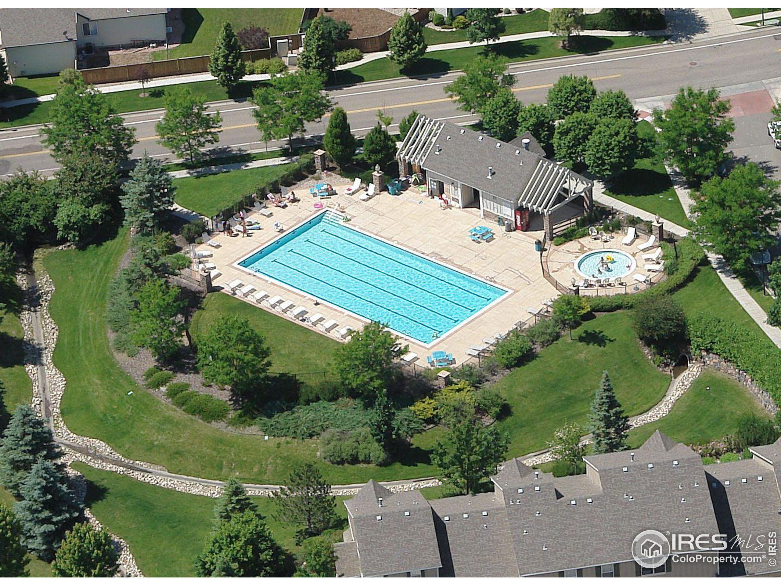 2127 Copper Creek Dr E