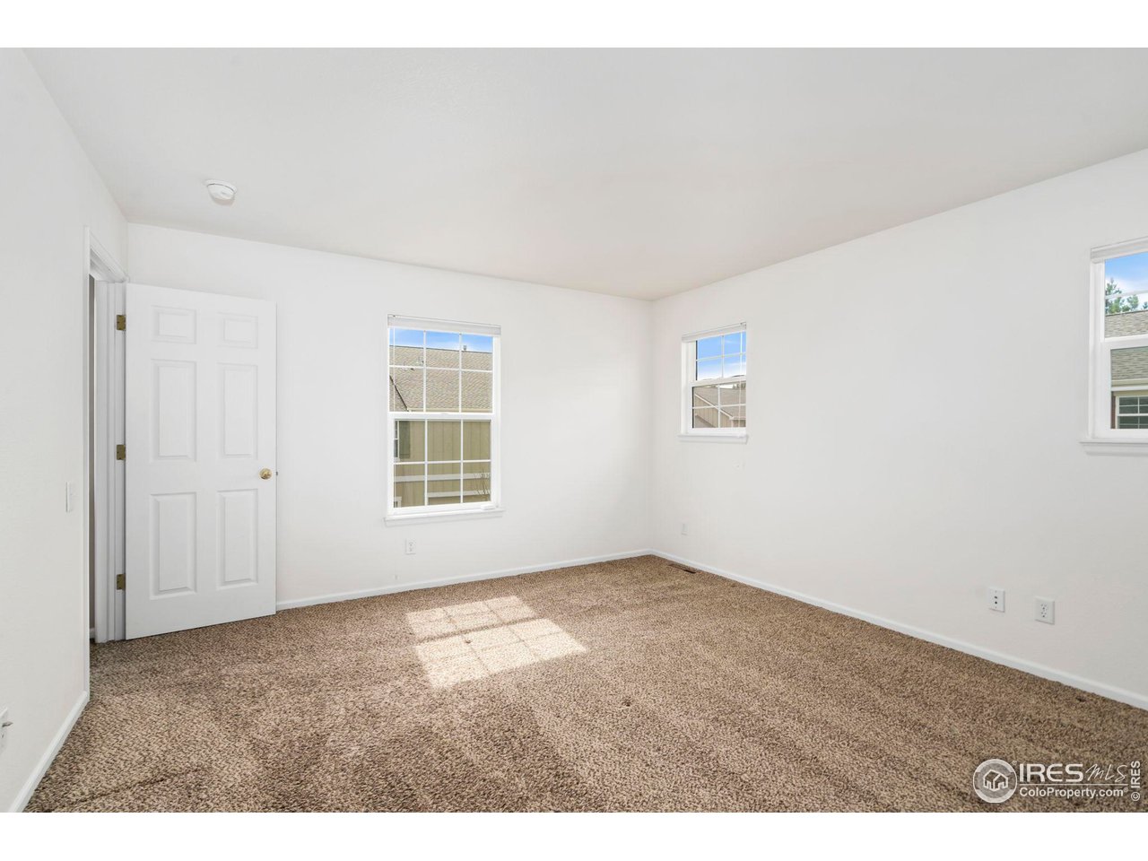 2127 Copper Creek Dr E