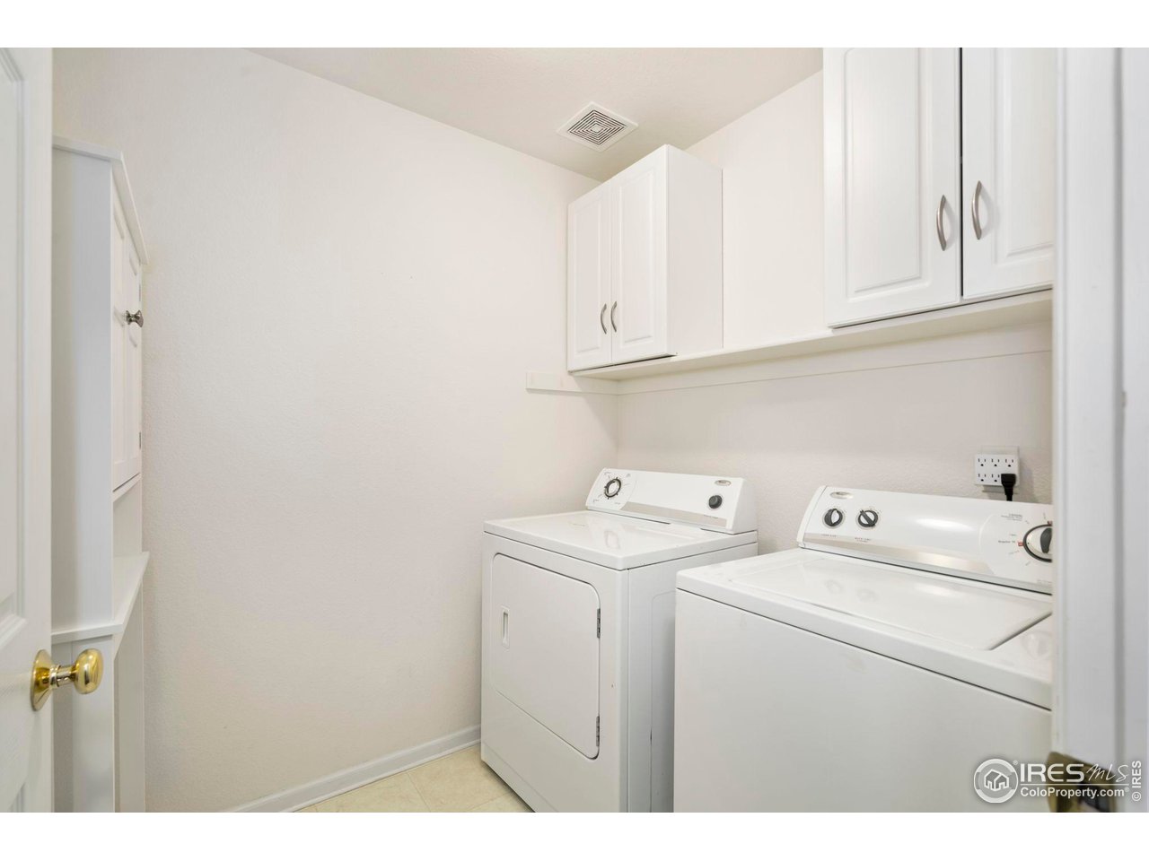 2127 Copper Creek Dr E