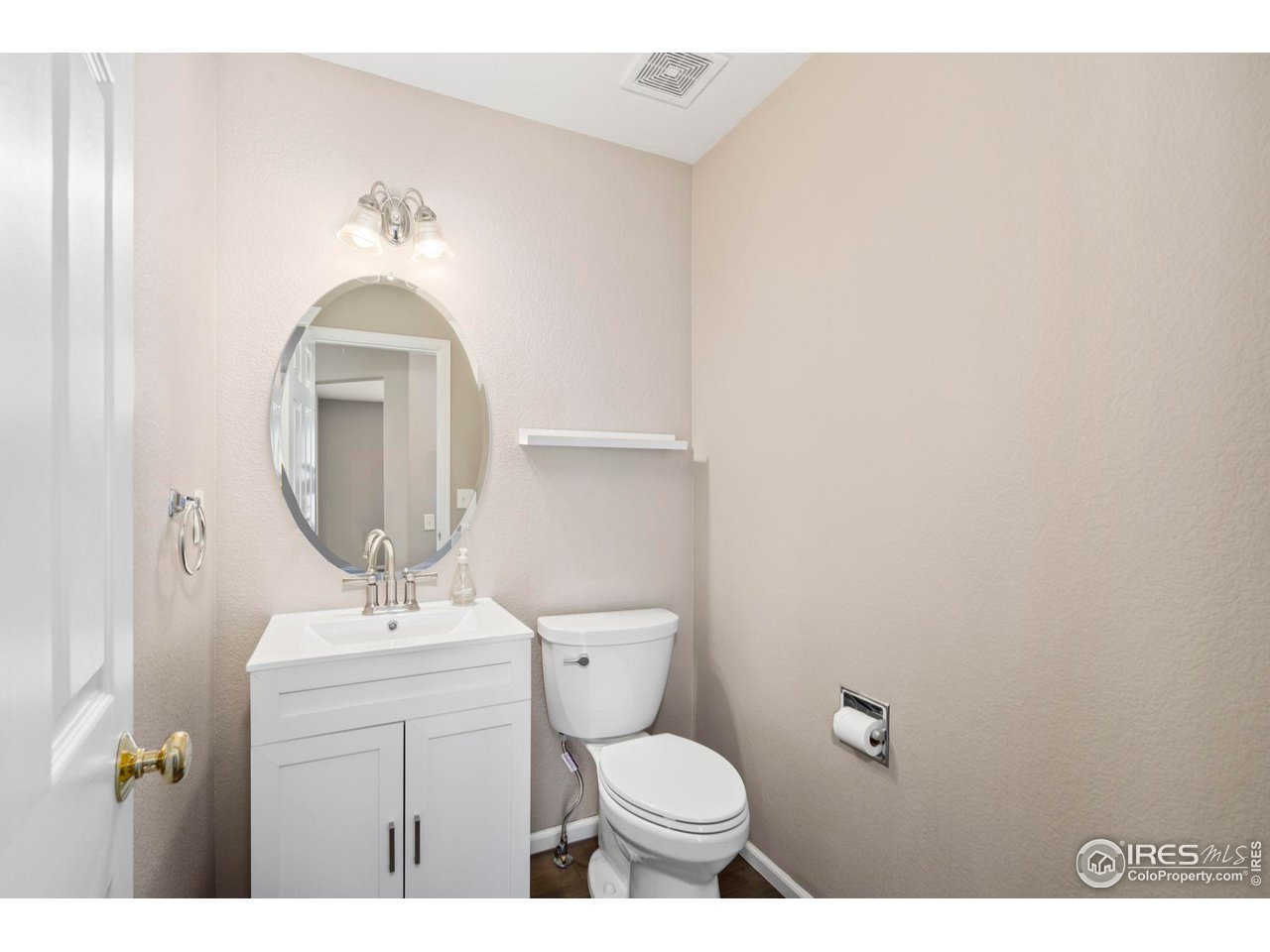 2127 Copper Creek Dr E