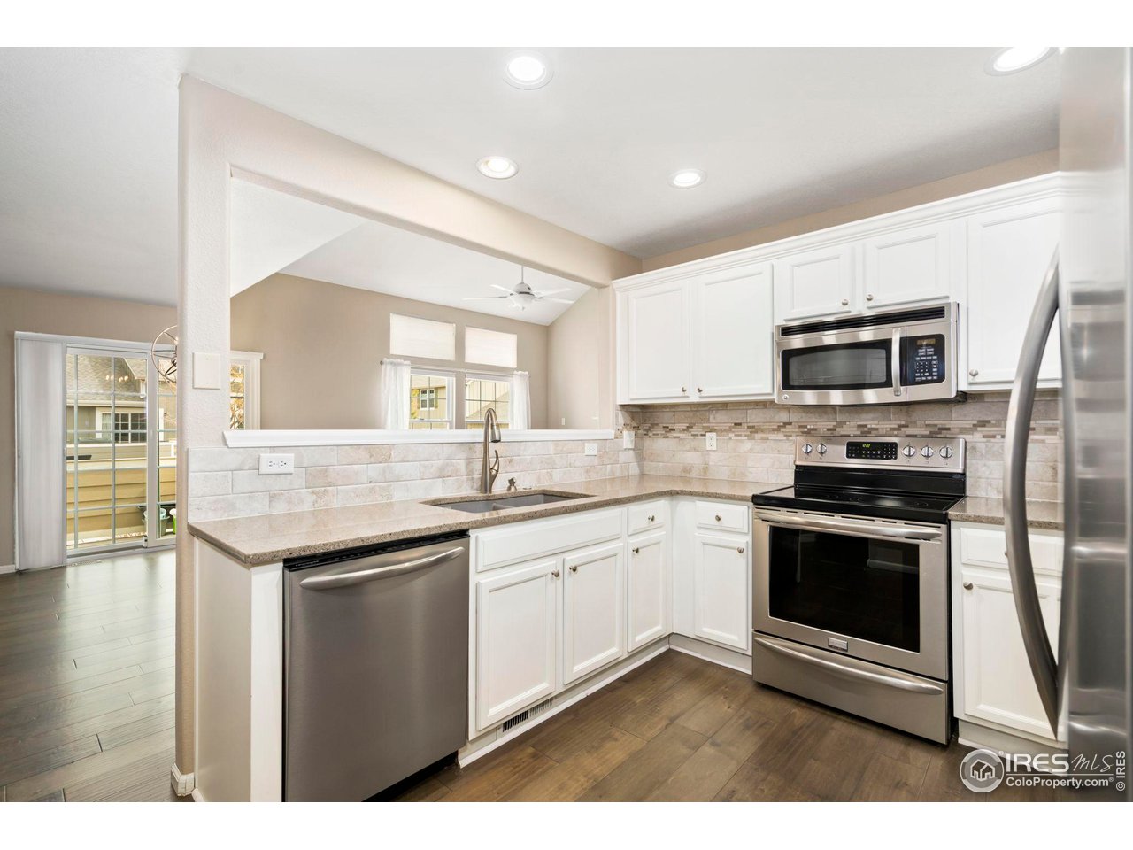 2127 Copper Creek Dr E