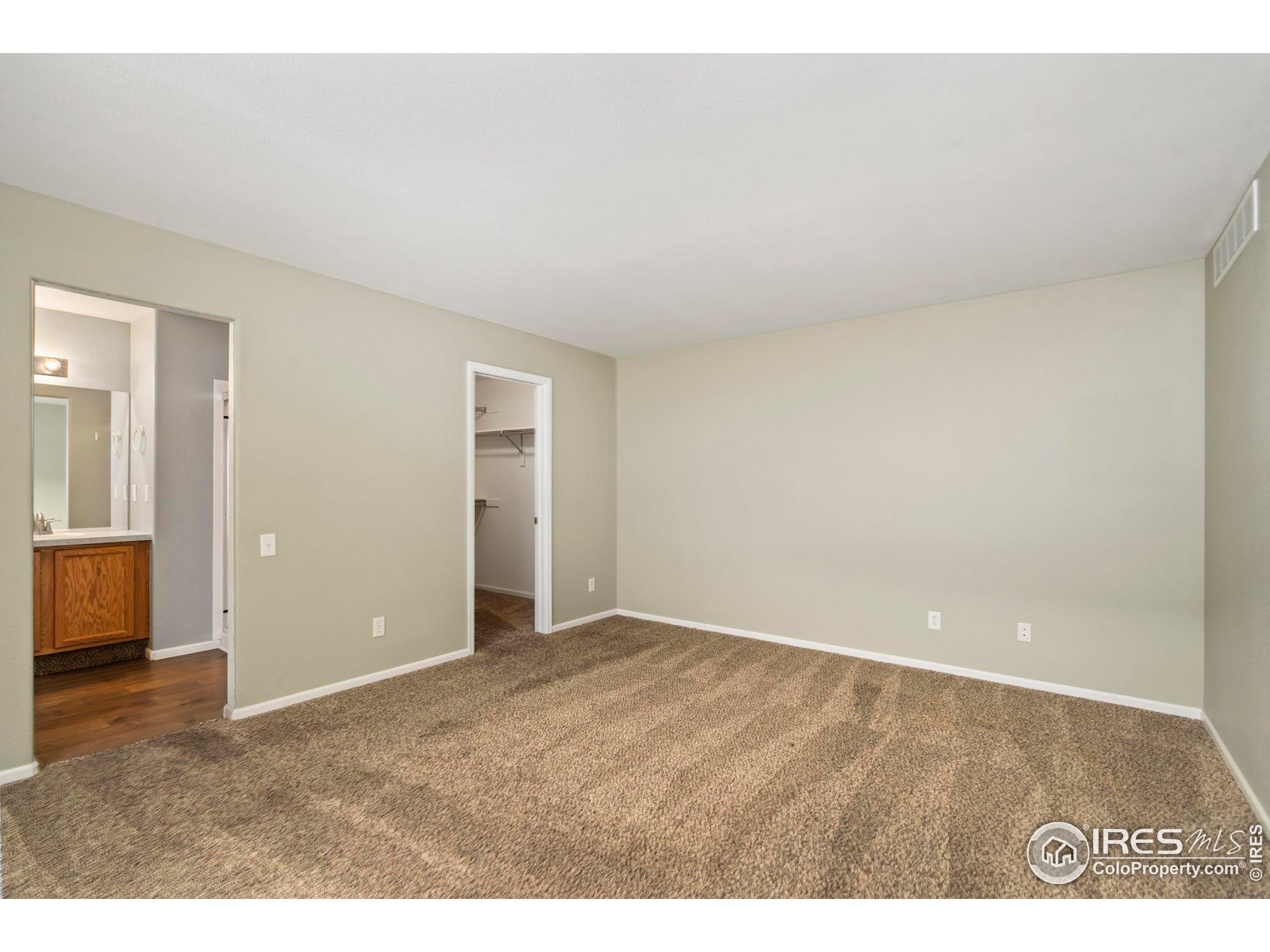 2127 Copper Creek Dr E
