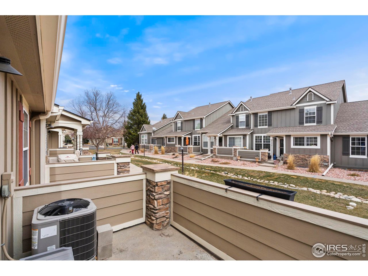 2127 Copper Creek Dr E